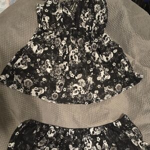 Torrid Curve Black and Gray Floral Top and Short Set